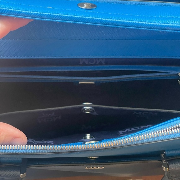 MCM Two Tone Navy and Blue Leather Tote - Picture 4 of 8